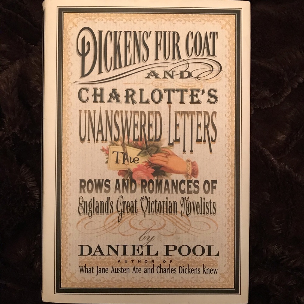 PM01032 Book Dickens’ Fur Coat